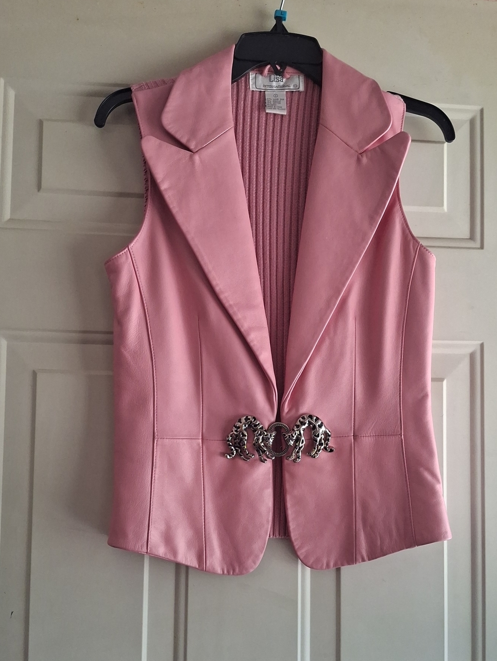 Sleeveless Vintage Pink Leather Blazer Vest with Decorative Clasp
